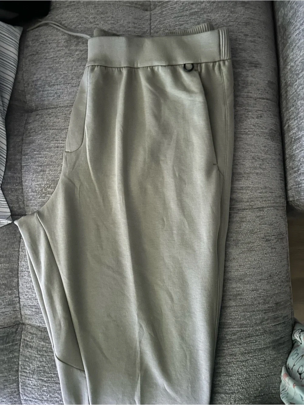 Nike Men's Light Army Green Athletic Jogger Pants